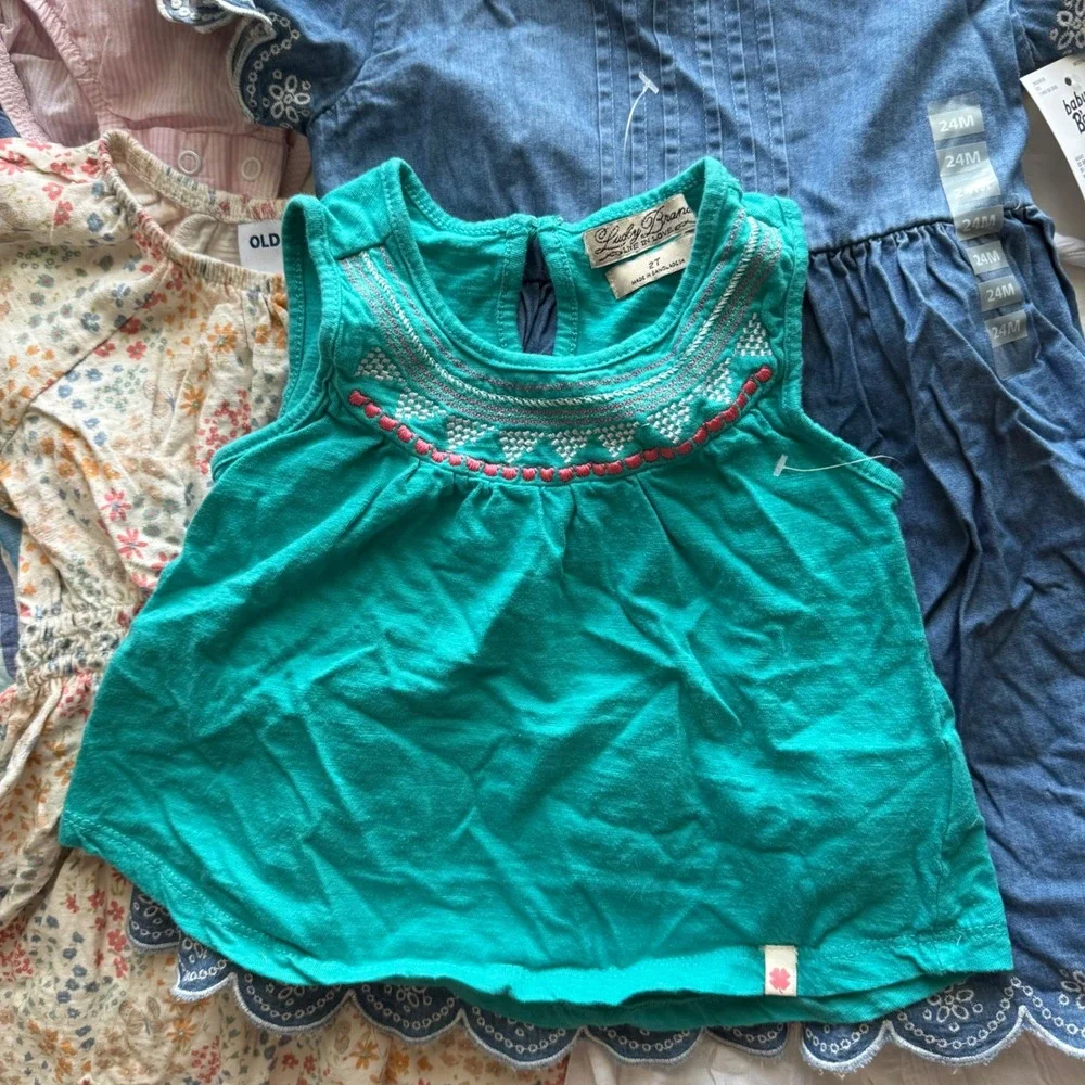 Lot of 8 Girls Clothes 18M 2T OshKosh Lucky Dresses Rompers NWT Summer Vacation